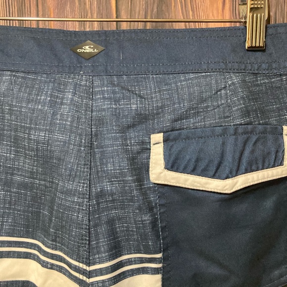 ONEILL Board Swim Surf Trunks - Blue/White/Tan Striped - Men’s Size 33 - Picture 5 of 6